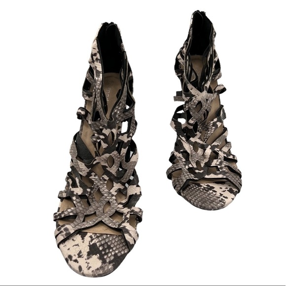 Madden Girl Gray Dalisa Snakeskin Gladiator Heeled Sandals Size 8.5 Women’s - Picture 1 of 9